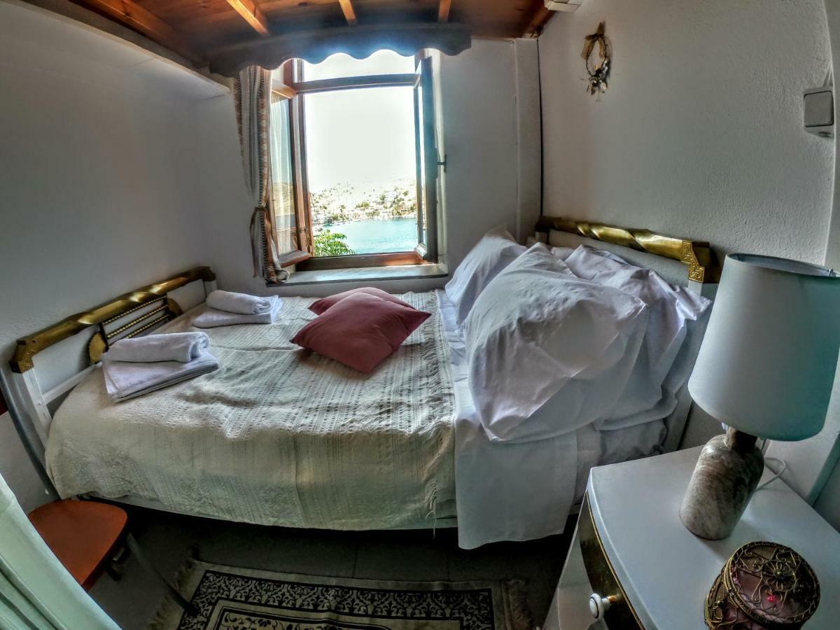 Villa Pitini Сими Екстериор снимка