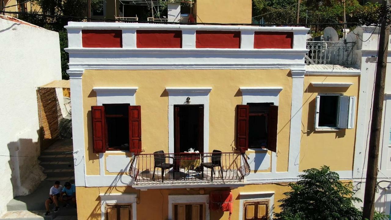Villa Pitini Сими Екстериор снимка