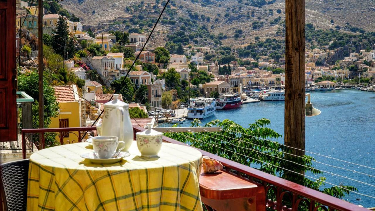 Villa Pitini Сими Екстериор снимка