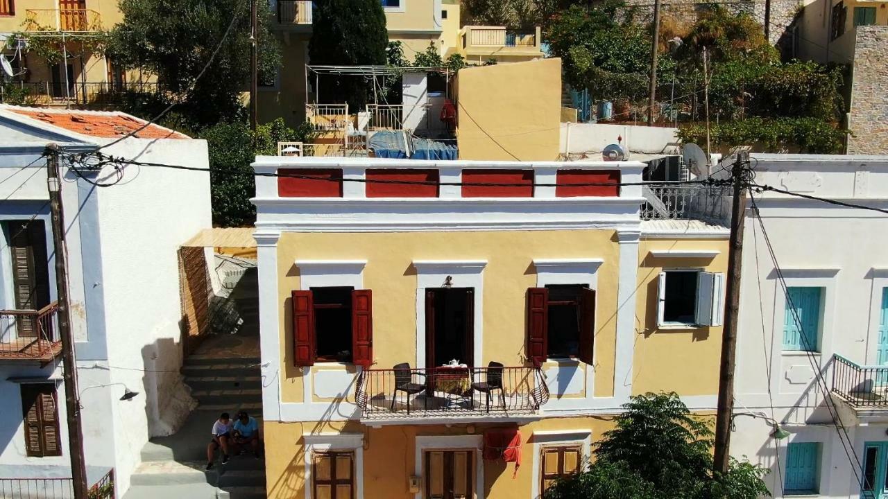 Villa Pitini Сими Екстериор снимка