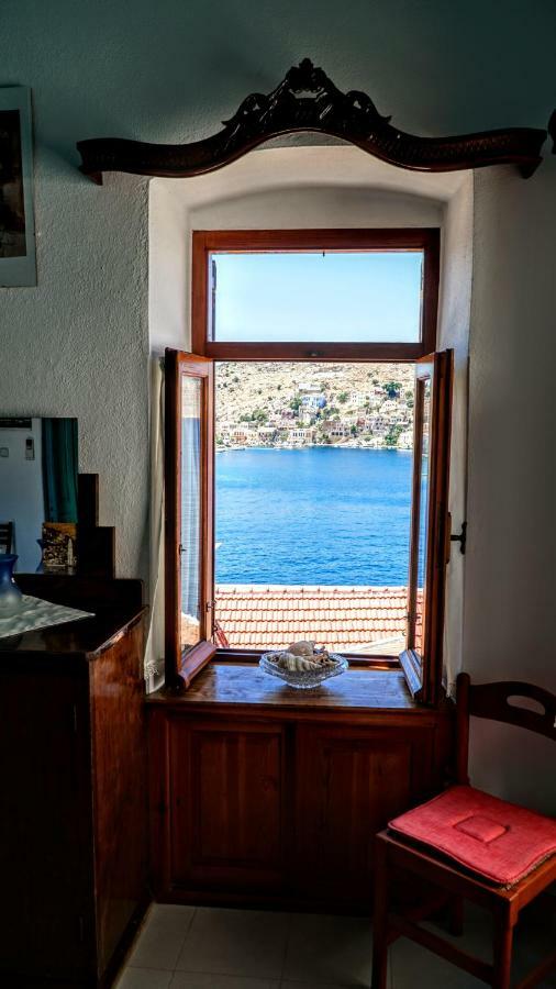 Villa Pitini Сими Екстериор снимка