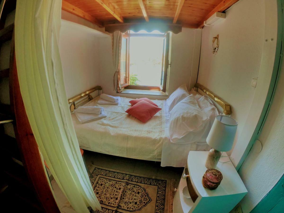 Villa Pitini Сими Екстериор снимка