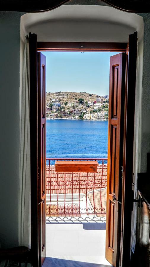 Villa Pitini Сими Екстериор снимка